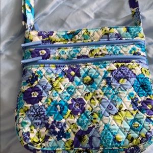I’m selling a Vera Bradley crossbody bag